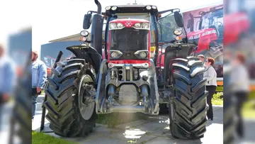 Massey Ferguson 7726